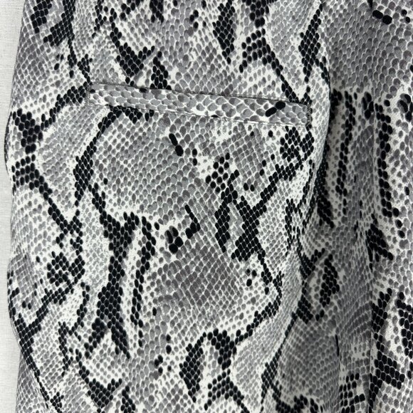 EXPRESS WOMEN'S HIGH RISE SNEAKSKIN PRINT CUFFED ANKLES JOGGER PANTS SIZE M - Picture 4 of 12